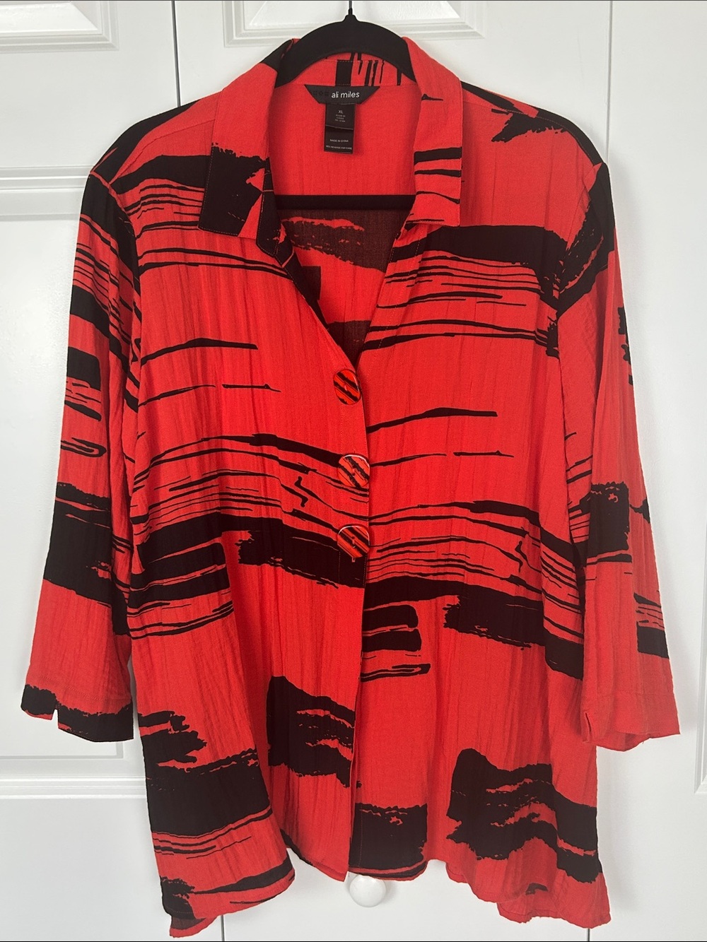 Ali Miles Red and Black Abstract Print Button-Front Top